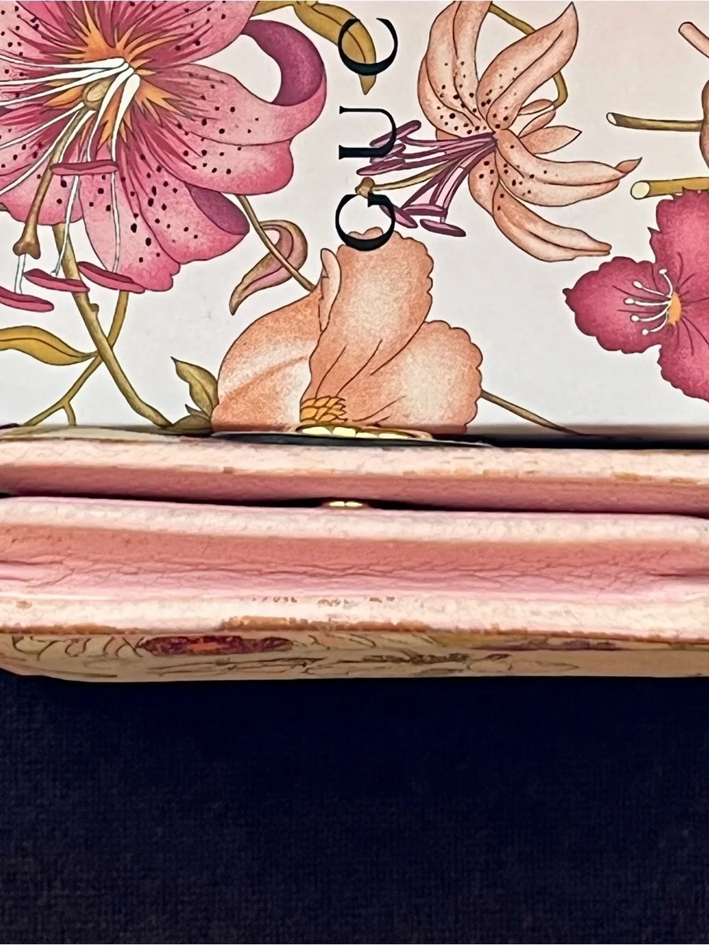 Gucci beautiful wallet